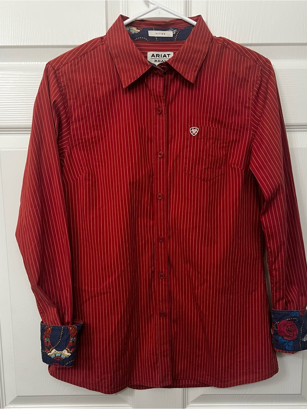 Ariat REAL Kirby Women’s Medium Button-Up Floral Red Pinstripe Stretch Western